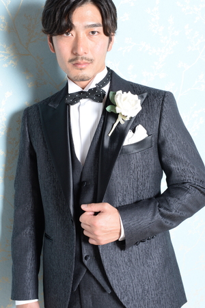 滋賀のオーダースーツショップがお教えする結婚式で着用するタキシードについての話